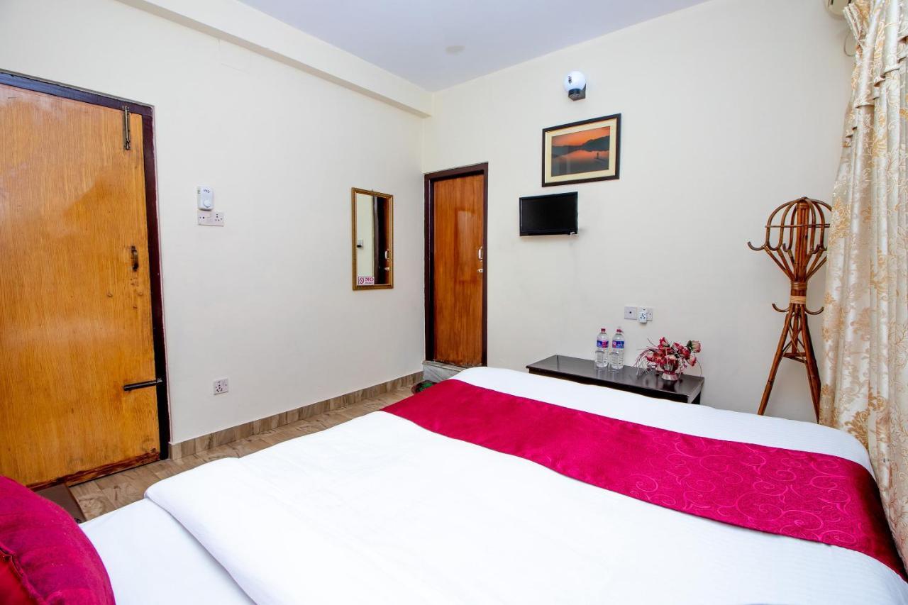 Hotel Royal Image Pokhara Exterior foto
